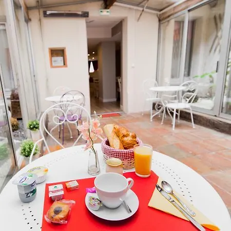 Patio Wilson Отель