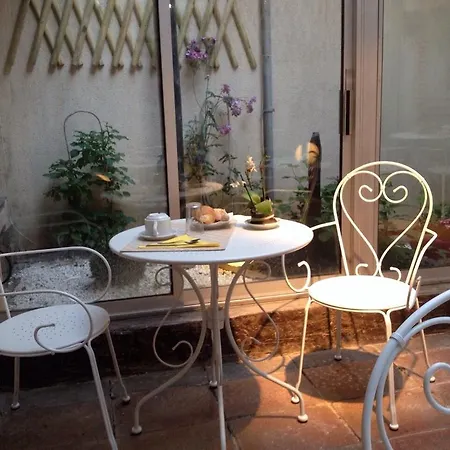 Patio Wilson Szálloda